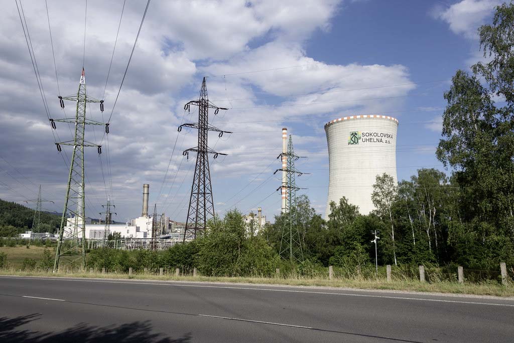 Industriekomplex Vřesová – Kraftwerksanlagen und Kühlturm