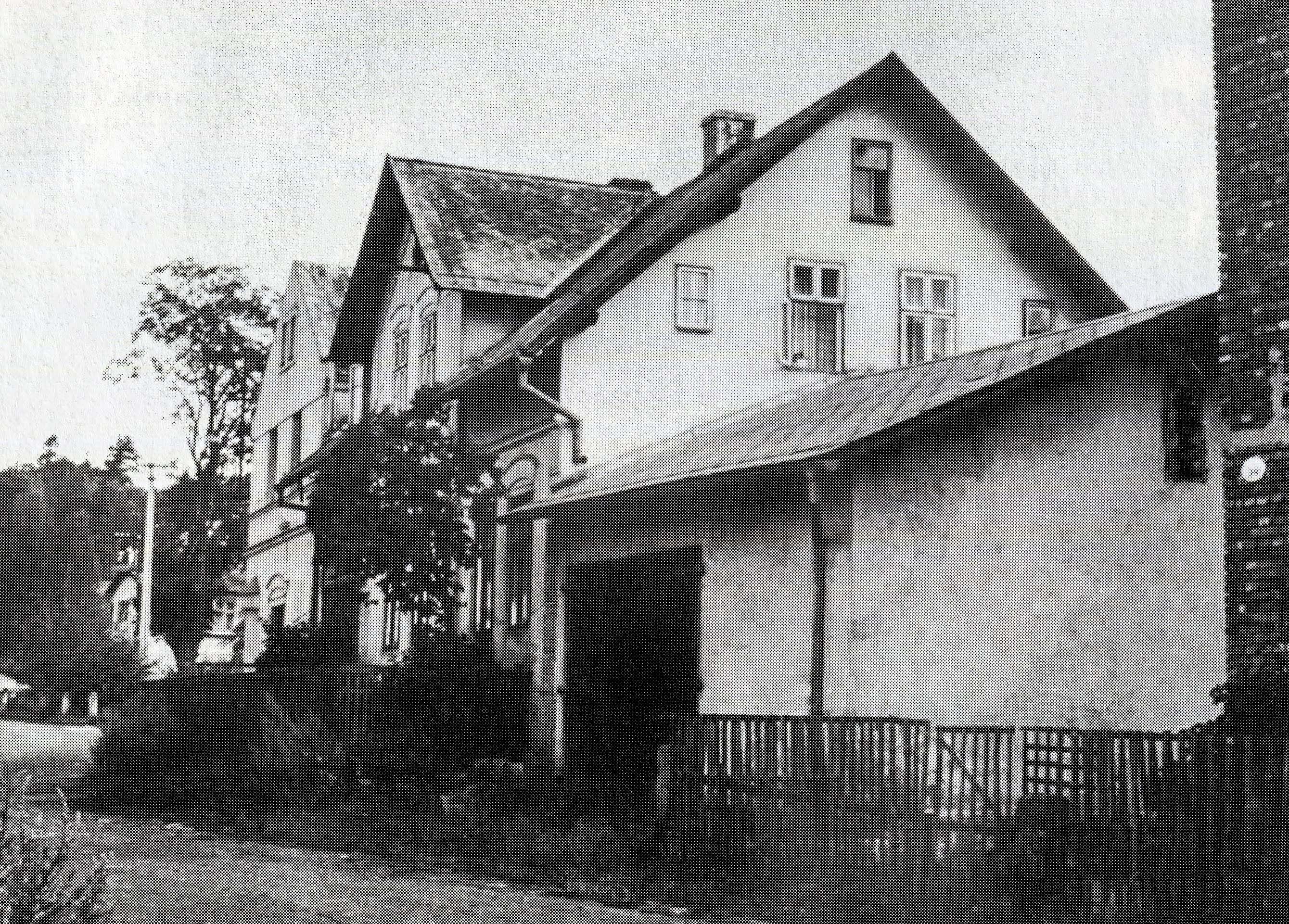 Haus Nr. 24 – alter und neuer Gebäudeteil mit Scheune