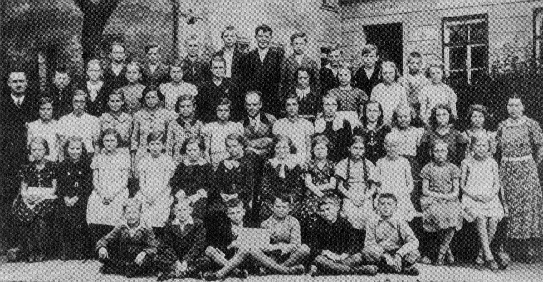 Schulklasse 1935/36, Jahrgang 1922-26