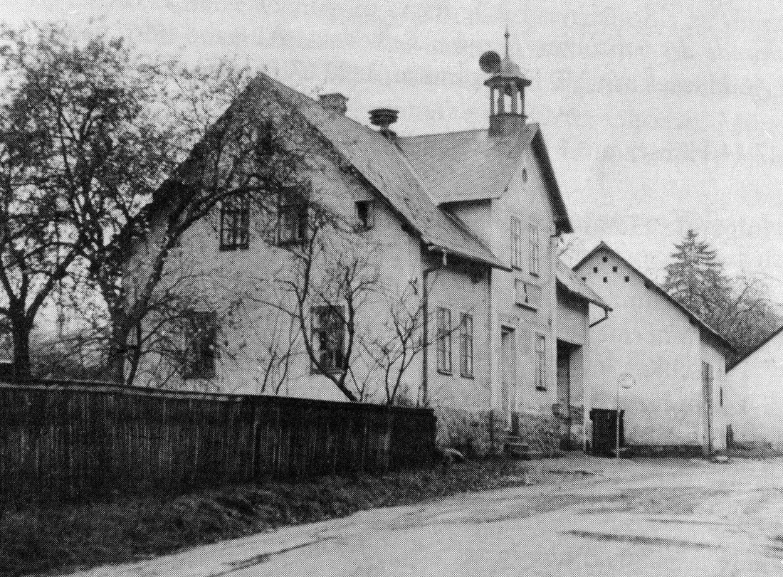 Haus Nr. 46: Gemeinde- und Armenhaus, Stiftung des Herrn Karl Pleier