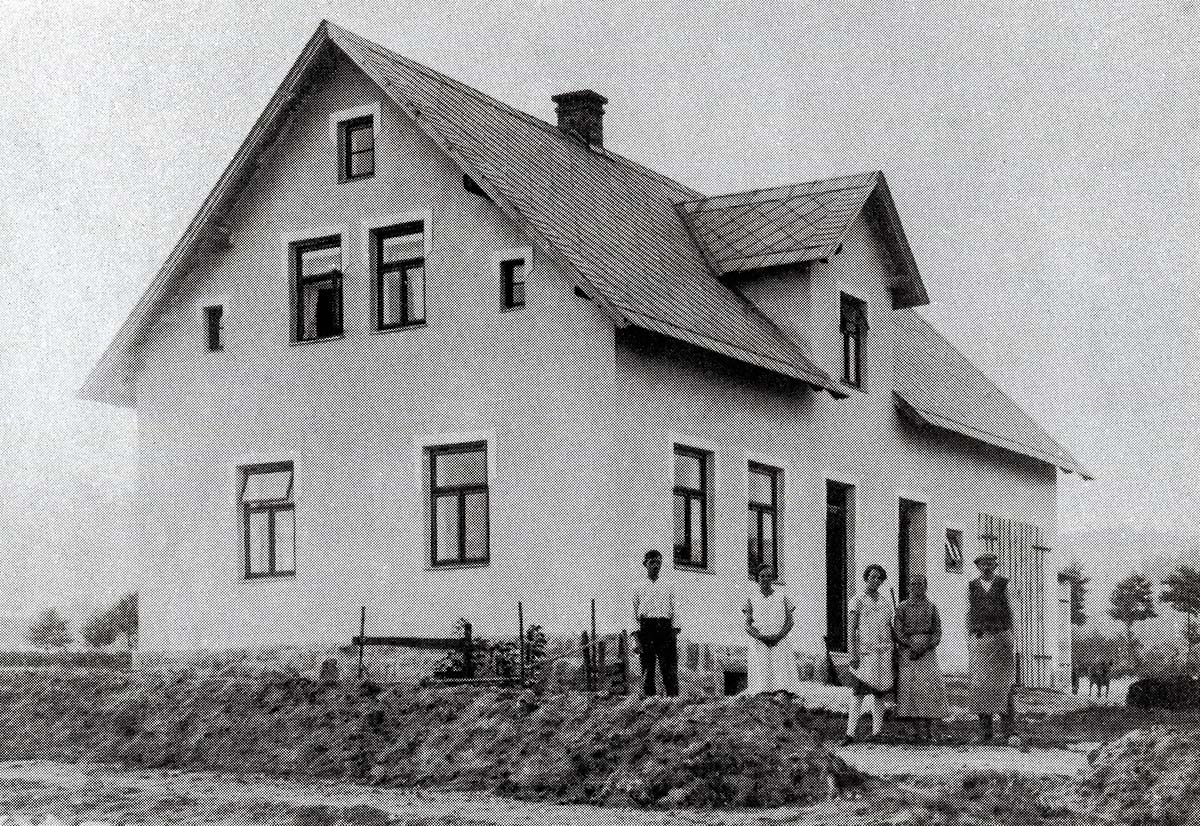 Neues "Boochheinzl" Haus Nr. 96 der Familie Rudolf Schürer