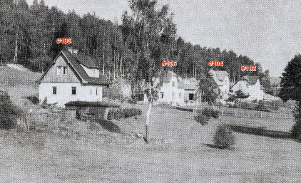 Häuser Nr.100 der Fam. Karl Passauer, Nr.106 der Fam. Franz Dutz, Nr.102 der Fam. Josef Sommer und Nr.104 der Fam. Robert Lill