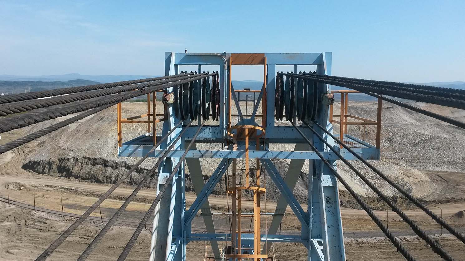 Jaroslavs Blick von ganz oben über die Halde in südlicher Richtung